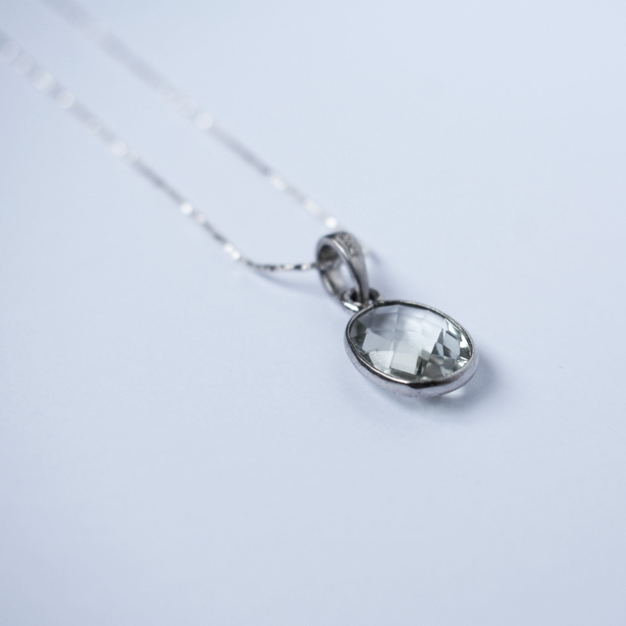 Clear Green Topaz Pendant (Oval)｜クリアグリーントパーズのペンダント (楕円)