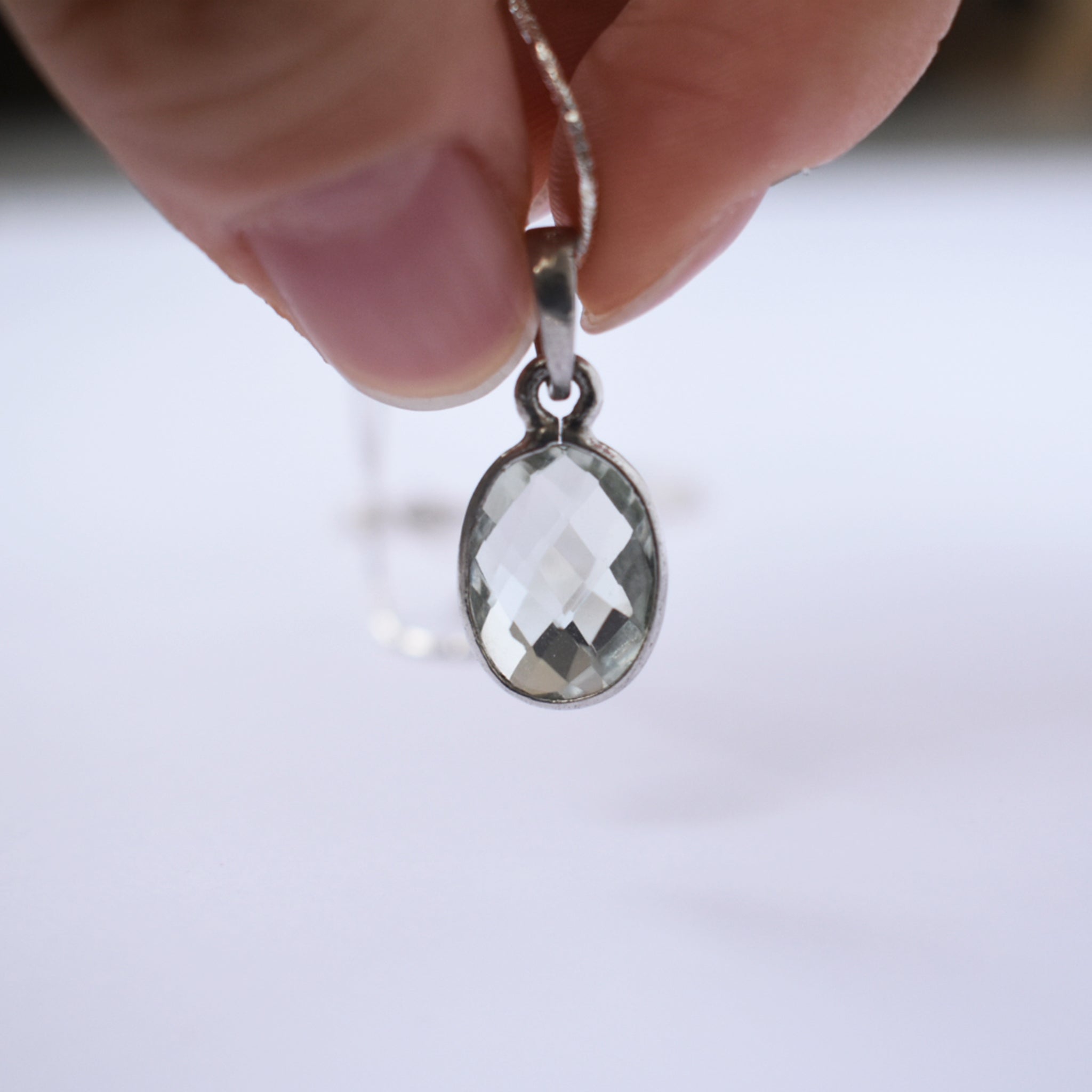 Clear Green Topaz Pendant (Oval)｜クリアグリーントパーズのペンダント (楕円)