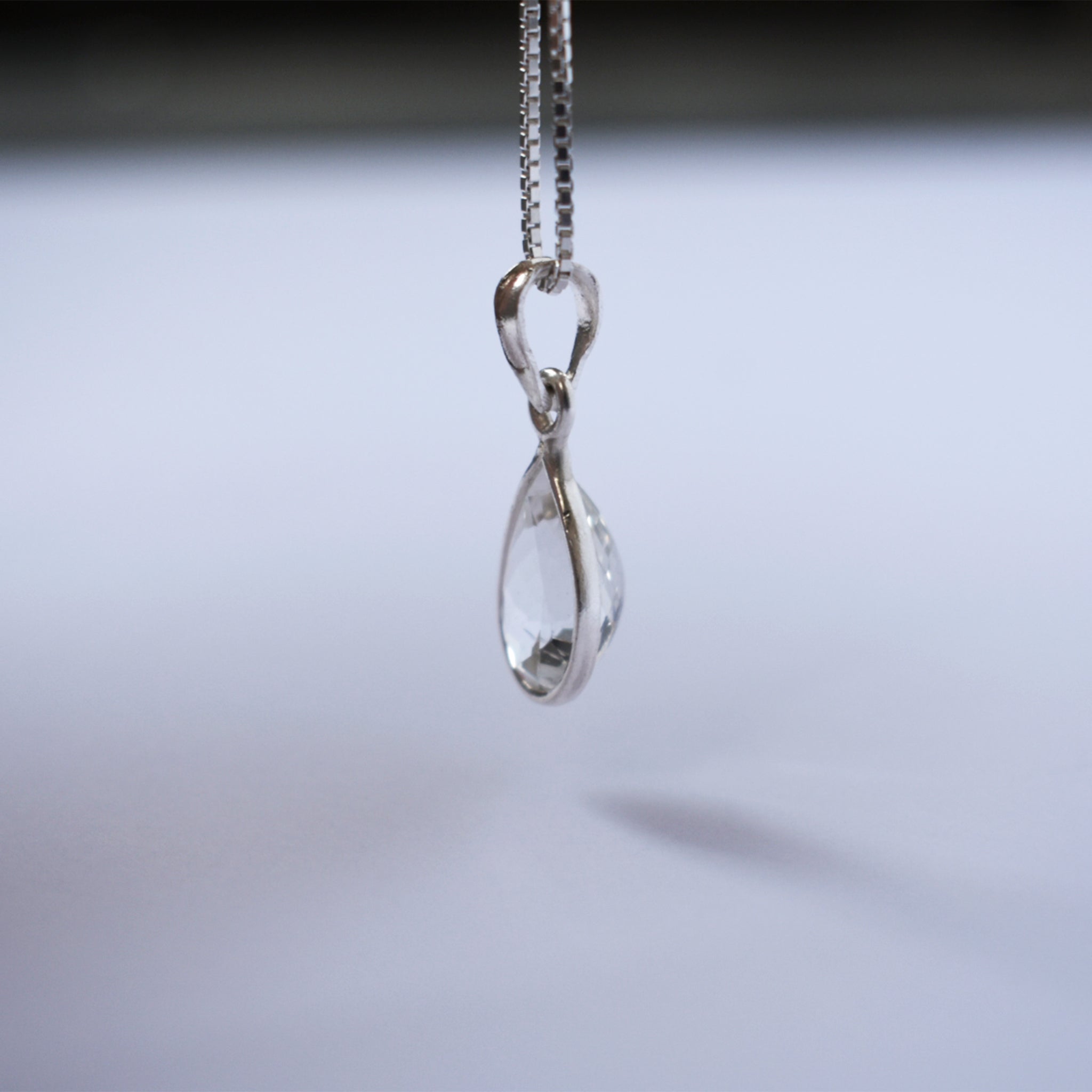 Clear Topaz Pendant (Droplet)｜クリアトパーズのペンダント (雫)