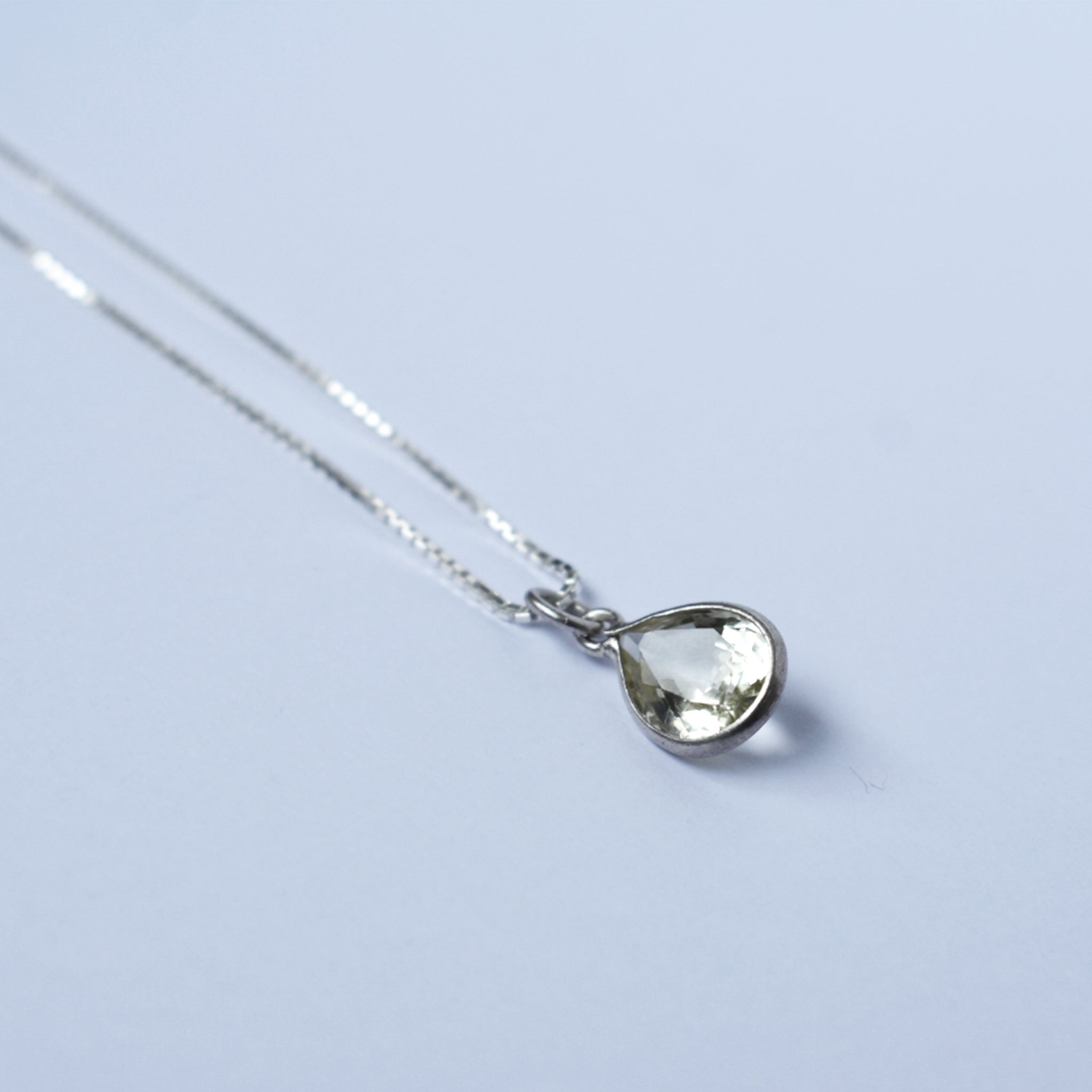 Clear Yellow Topaz Pendant (Droplet)｜クリアイエロートパーズのペンダント (雫)