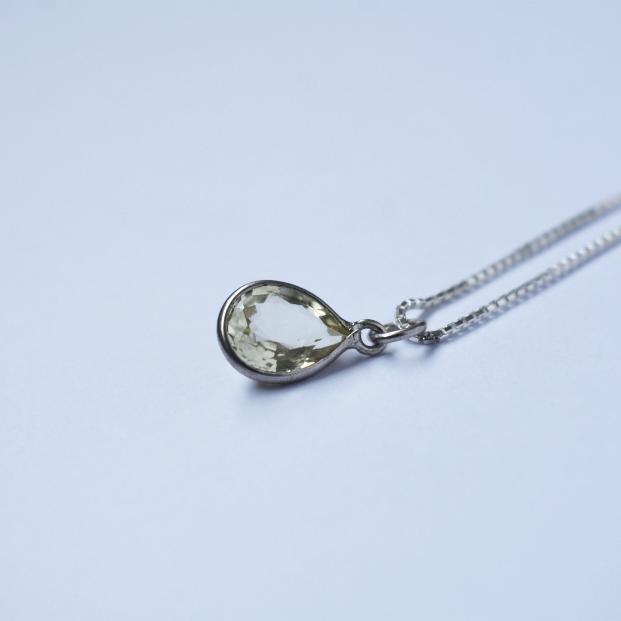 Clear Yellow Topaz Pendant (Droplet)｜クリアイエロートパーズのペンダント (雫)