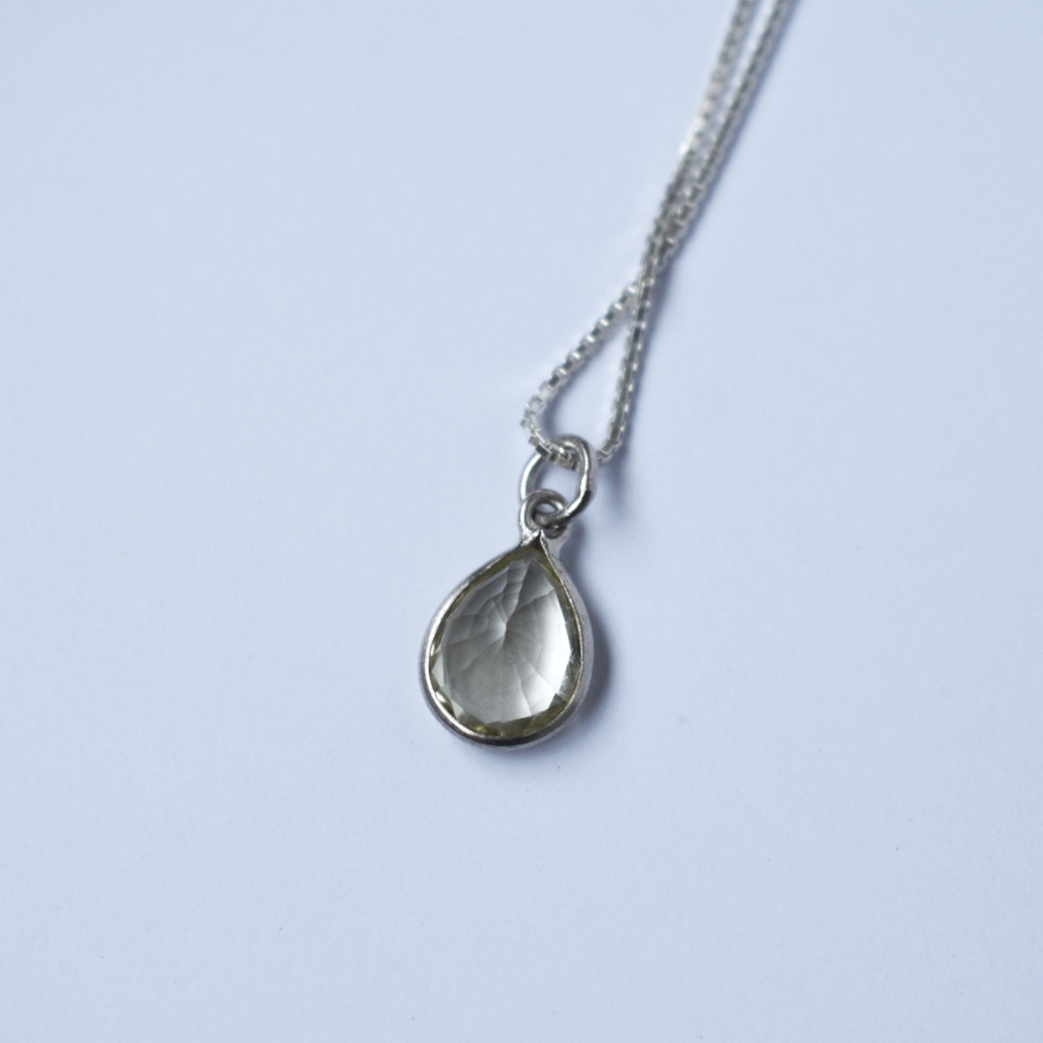 Clear Yellow Topaz Pendant (Droplet)｜クリアイエロートパーズのペンダント (雫)