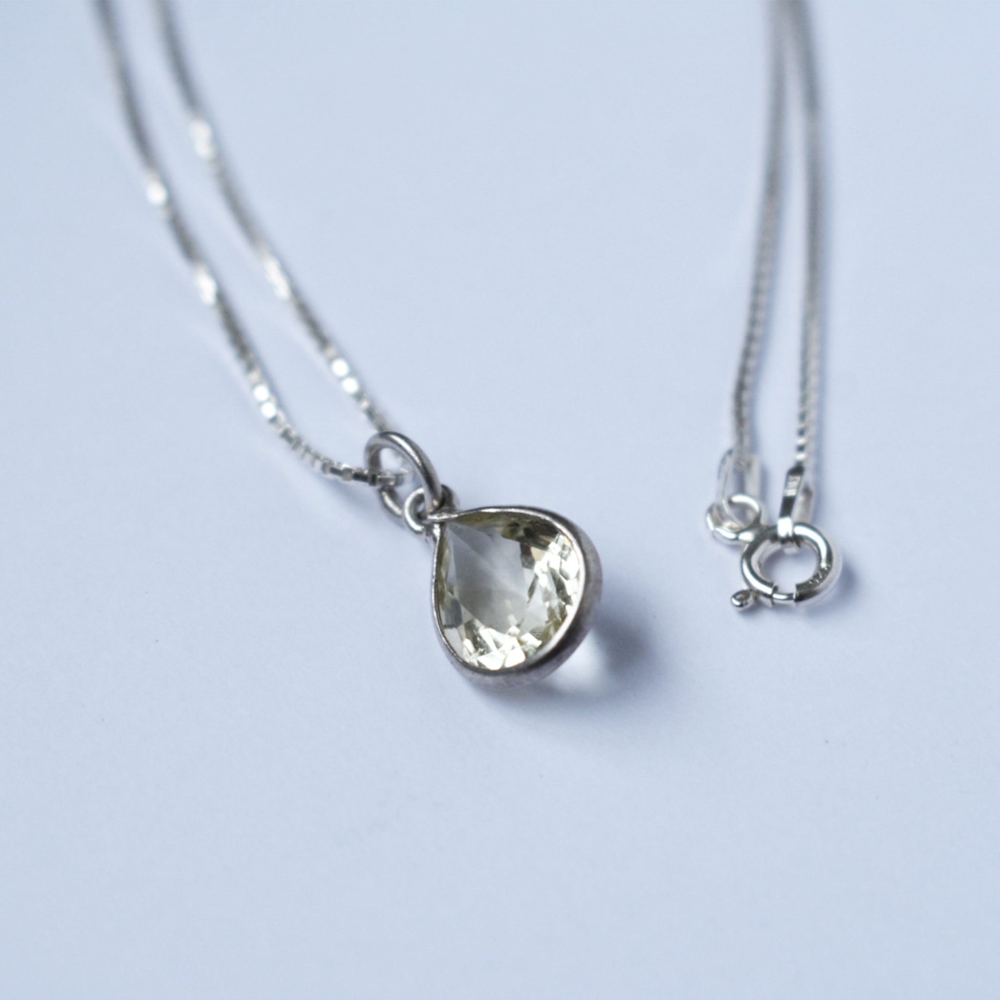 Clear Yellow Topaz Pendant (Droplet)｜クリアイエロートパーズのペンダント (雫)