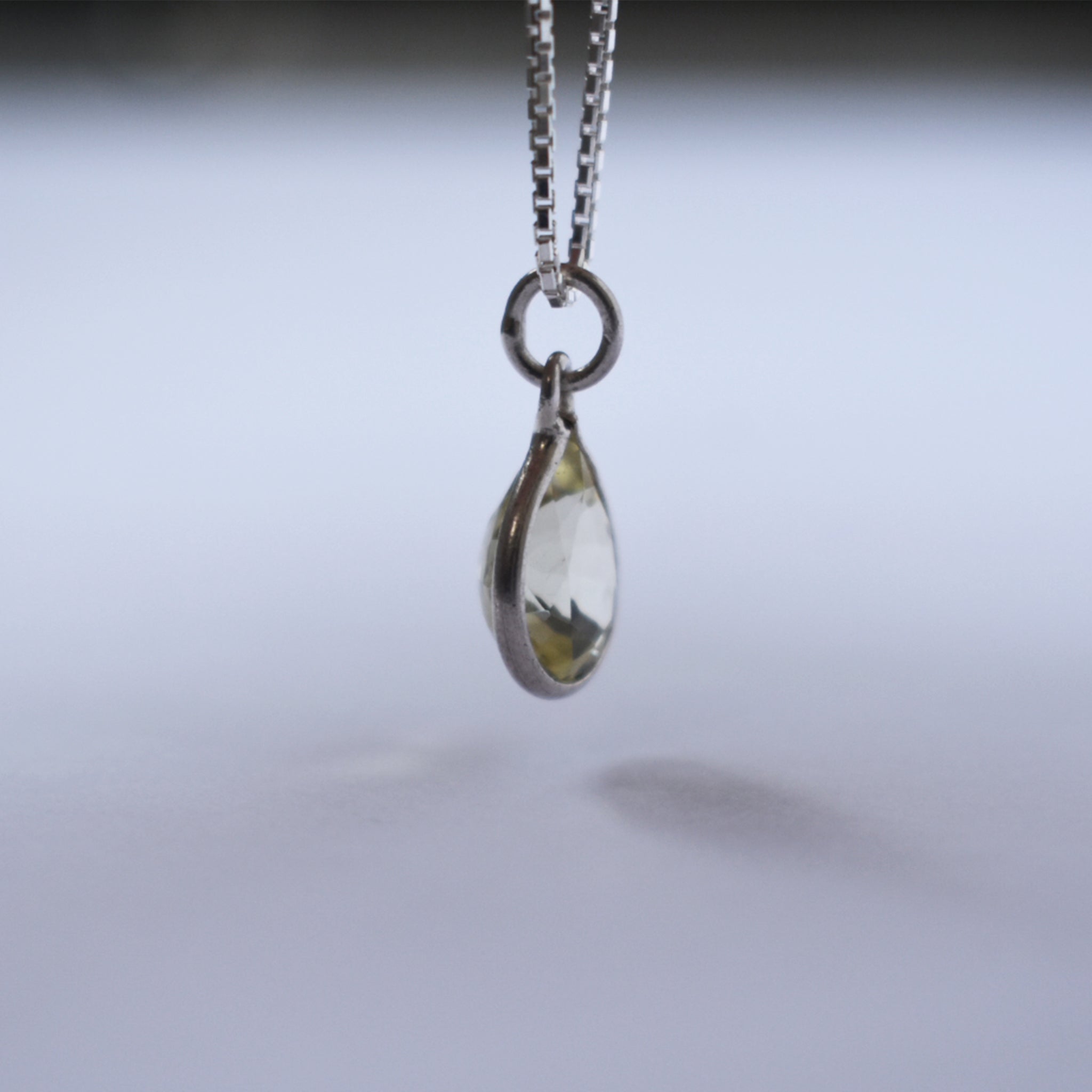 Clear Yellow Topaz Pendant (Droplet)｜クリアイエロートパーズのペンダント (雫)