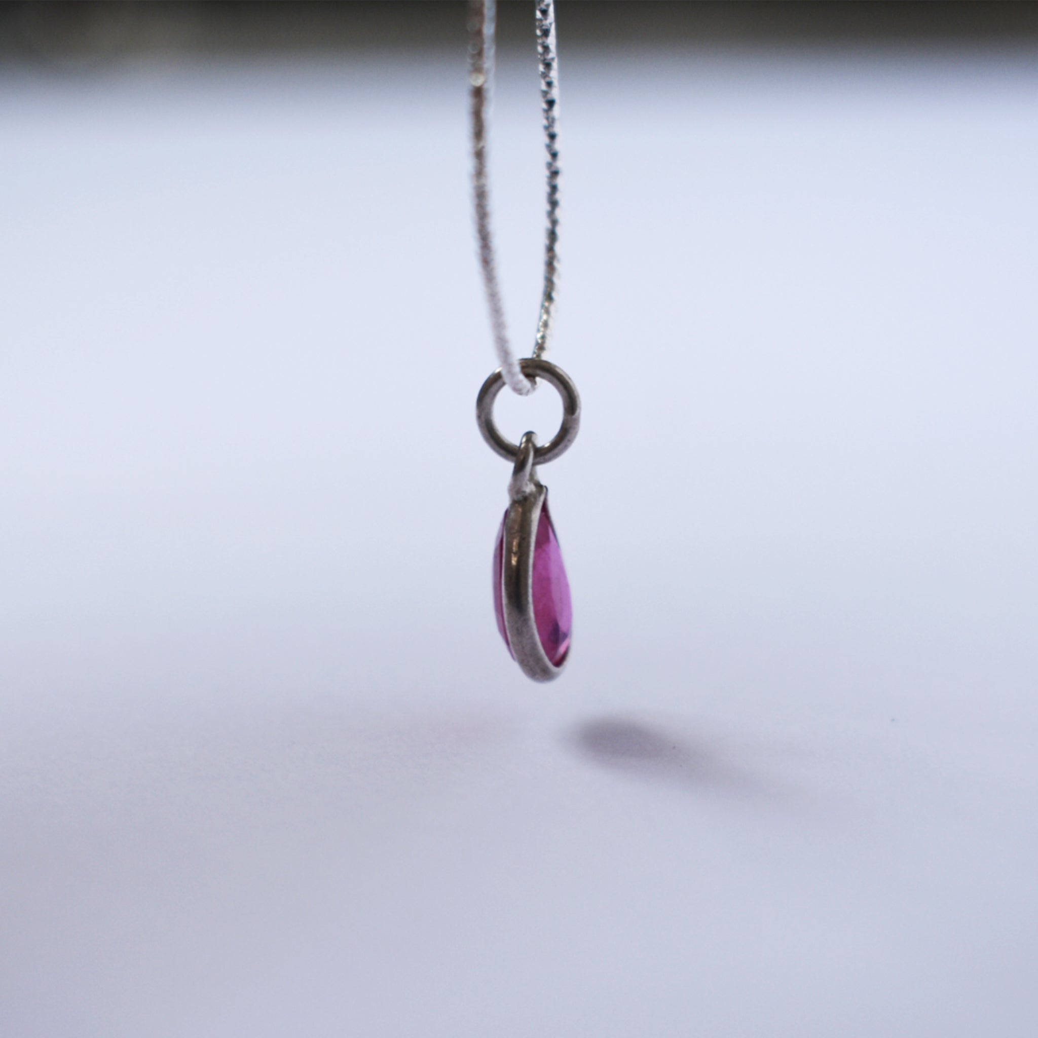 Ruby Pendant (Droplet)｜ルビーのひと粒ペンダント (雫)