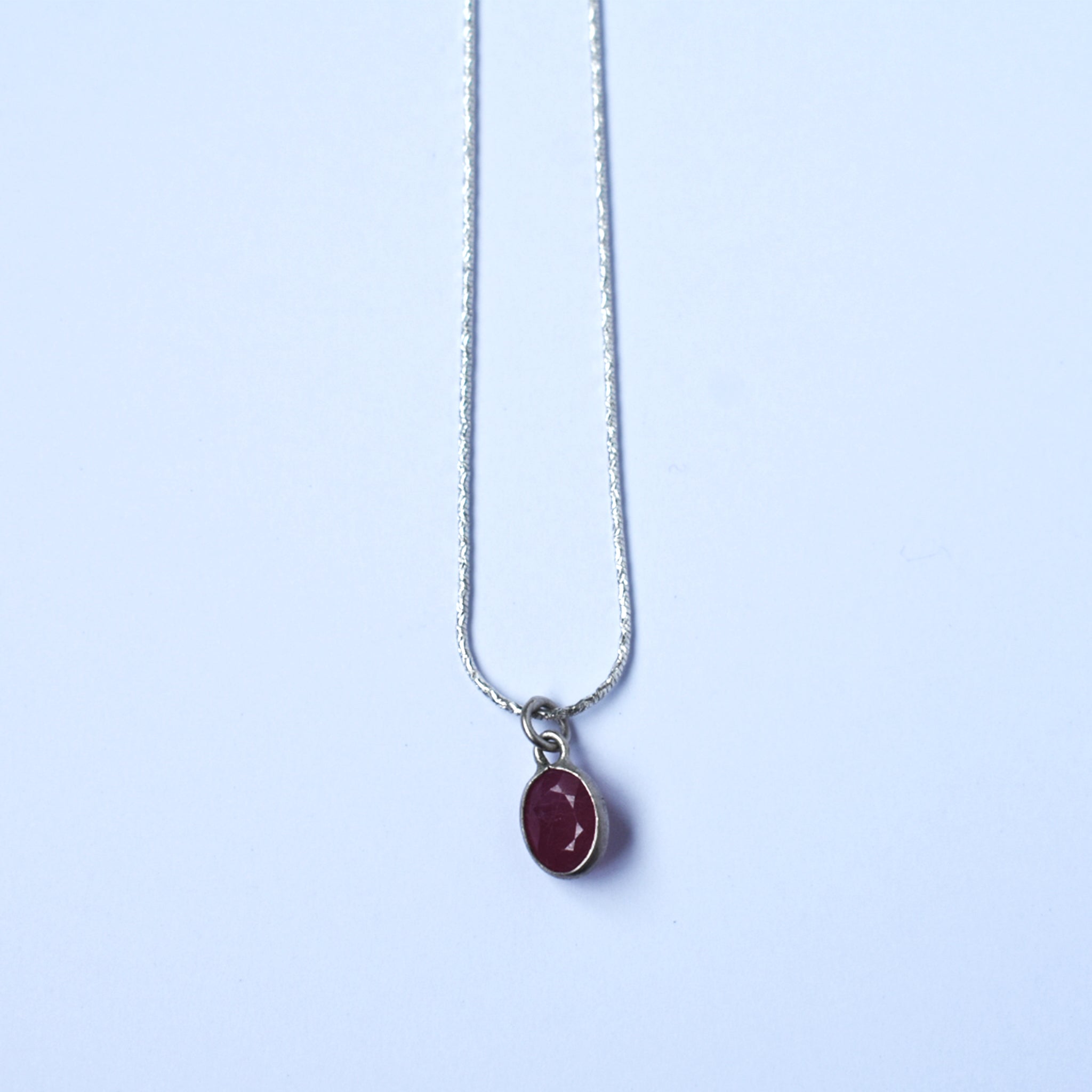 Ruby Pendant (Oval)｜ルビーの一粒ペンダント (楕円)