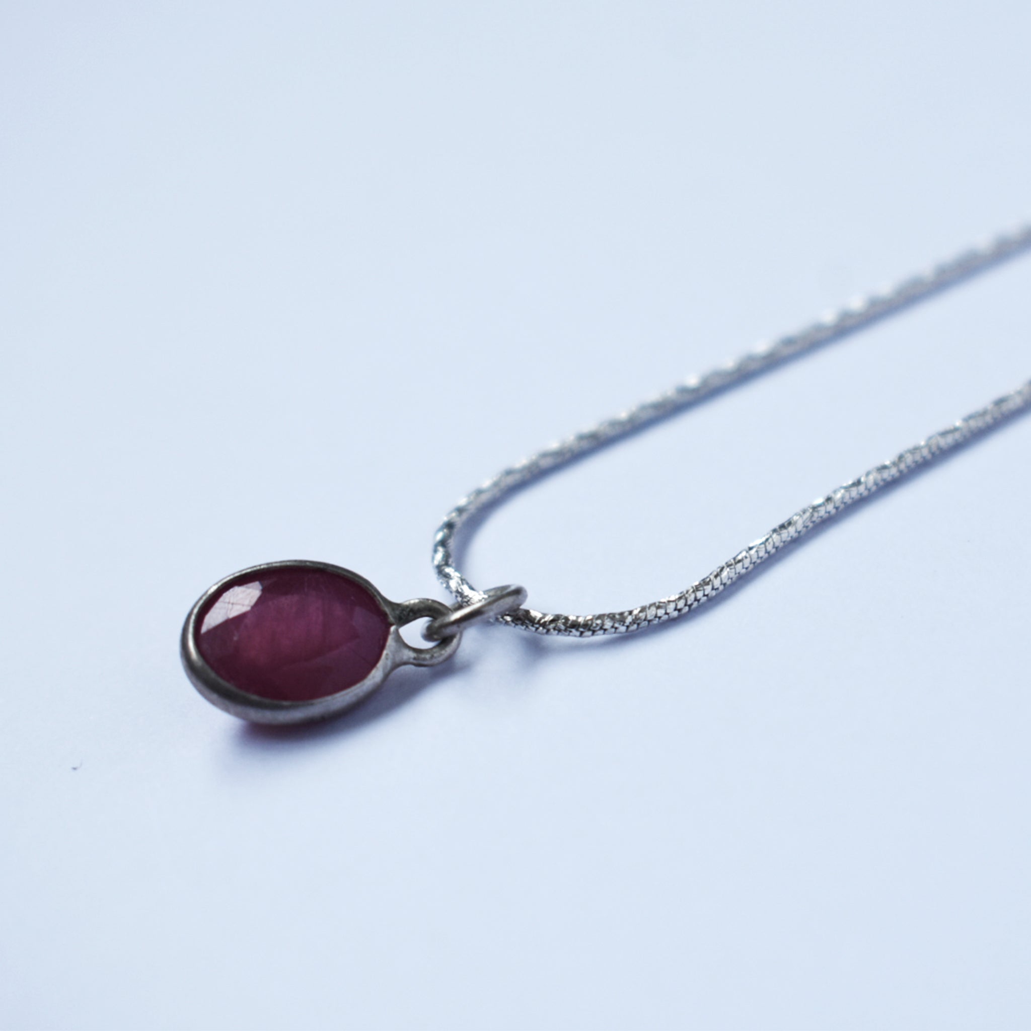 Ruby Pendant (Oval)｜ルビーの一粒ペンダント (楕円)