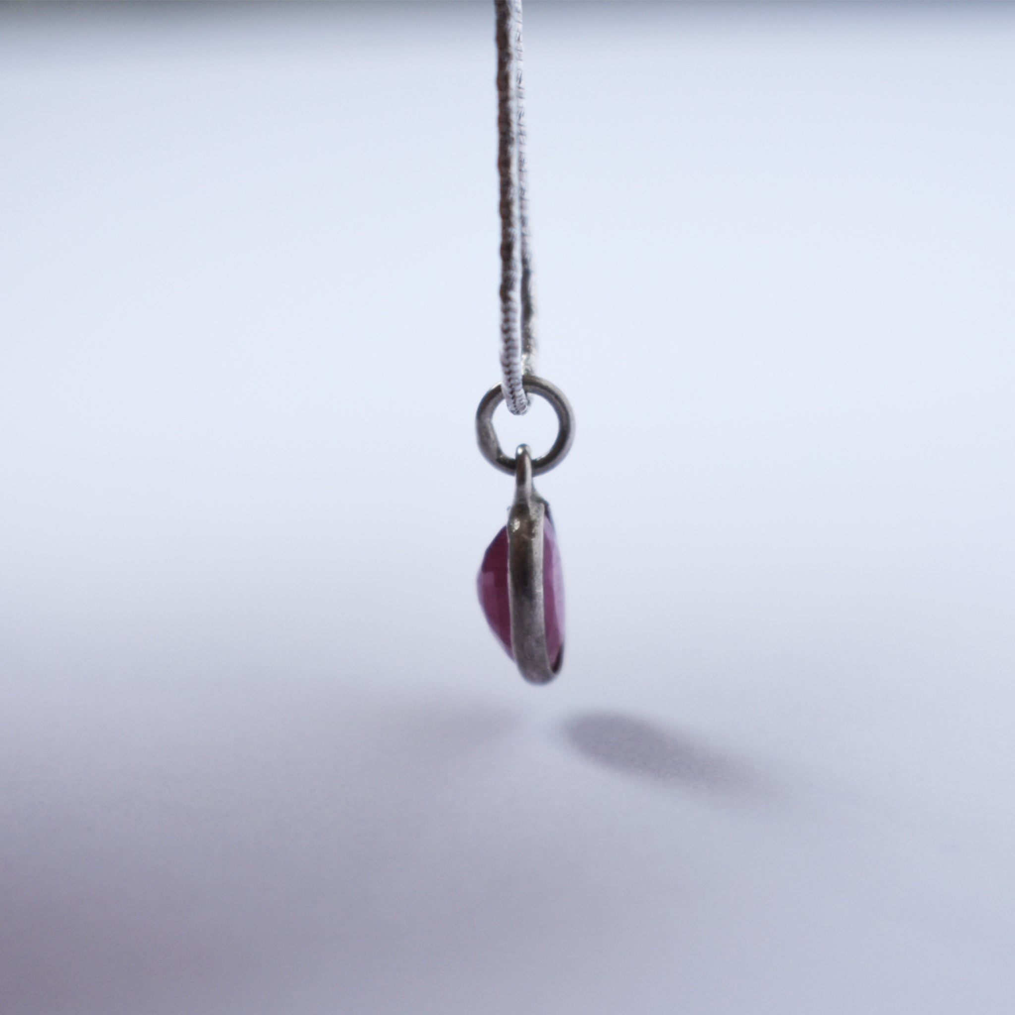 Ruby Pendant (Oval)｜ルビーの一粒ペンダント (楕円)