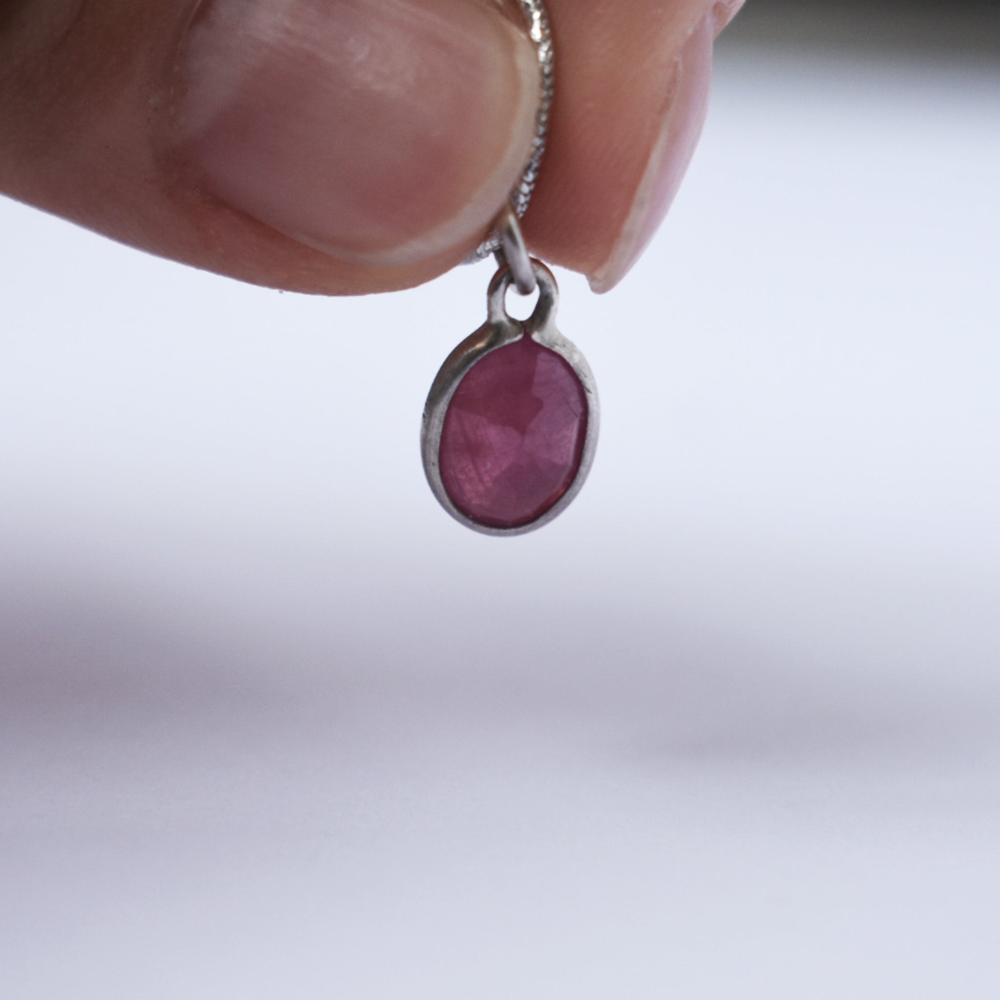 Ruby Pendant (Oval)｜ルビーの一粒ペンダント (楕円)