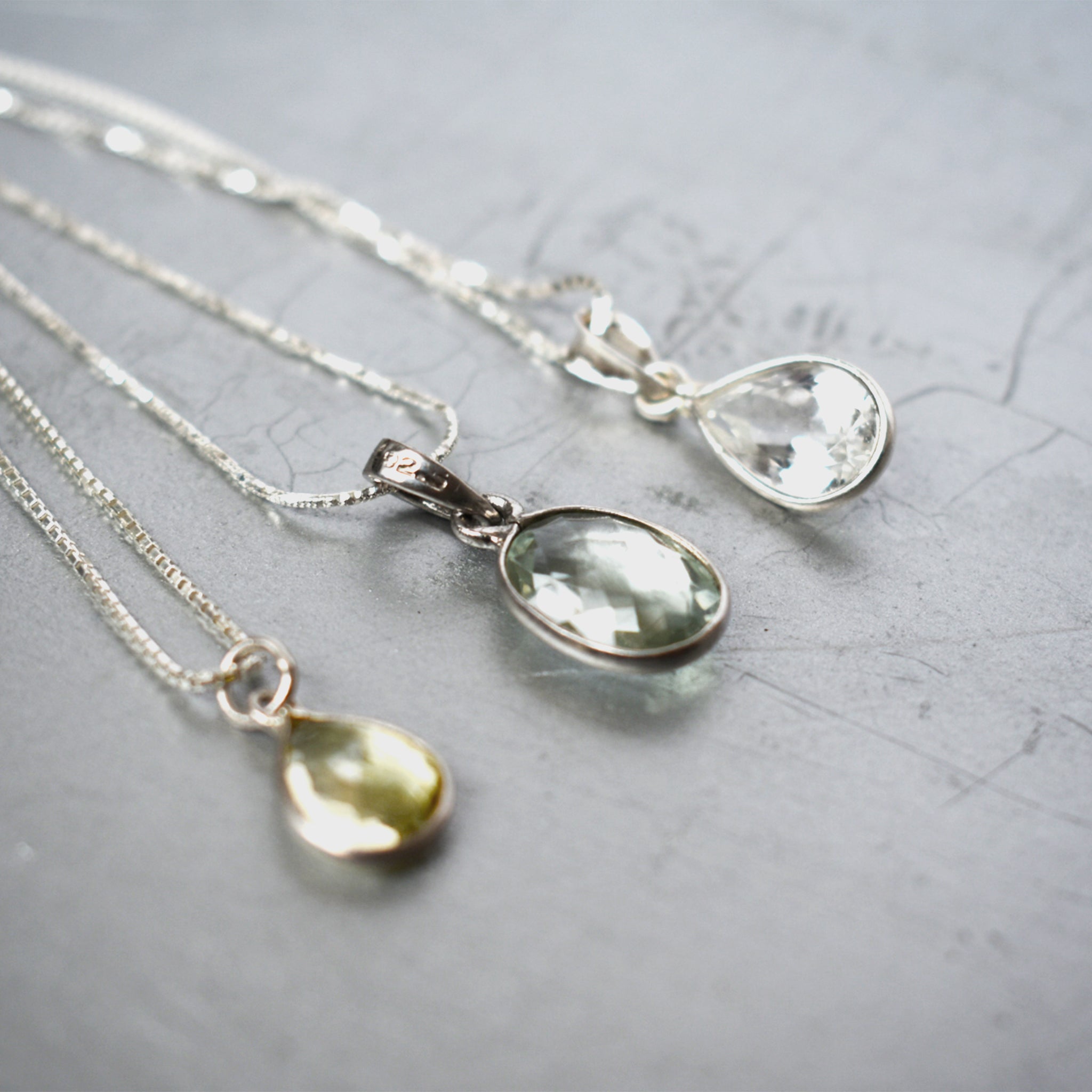 Clear Topaz Pendant (Droplet)｜クリアトパーズのペンダント (雫)