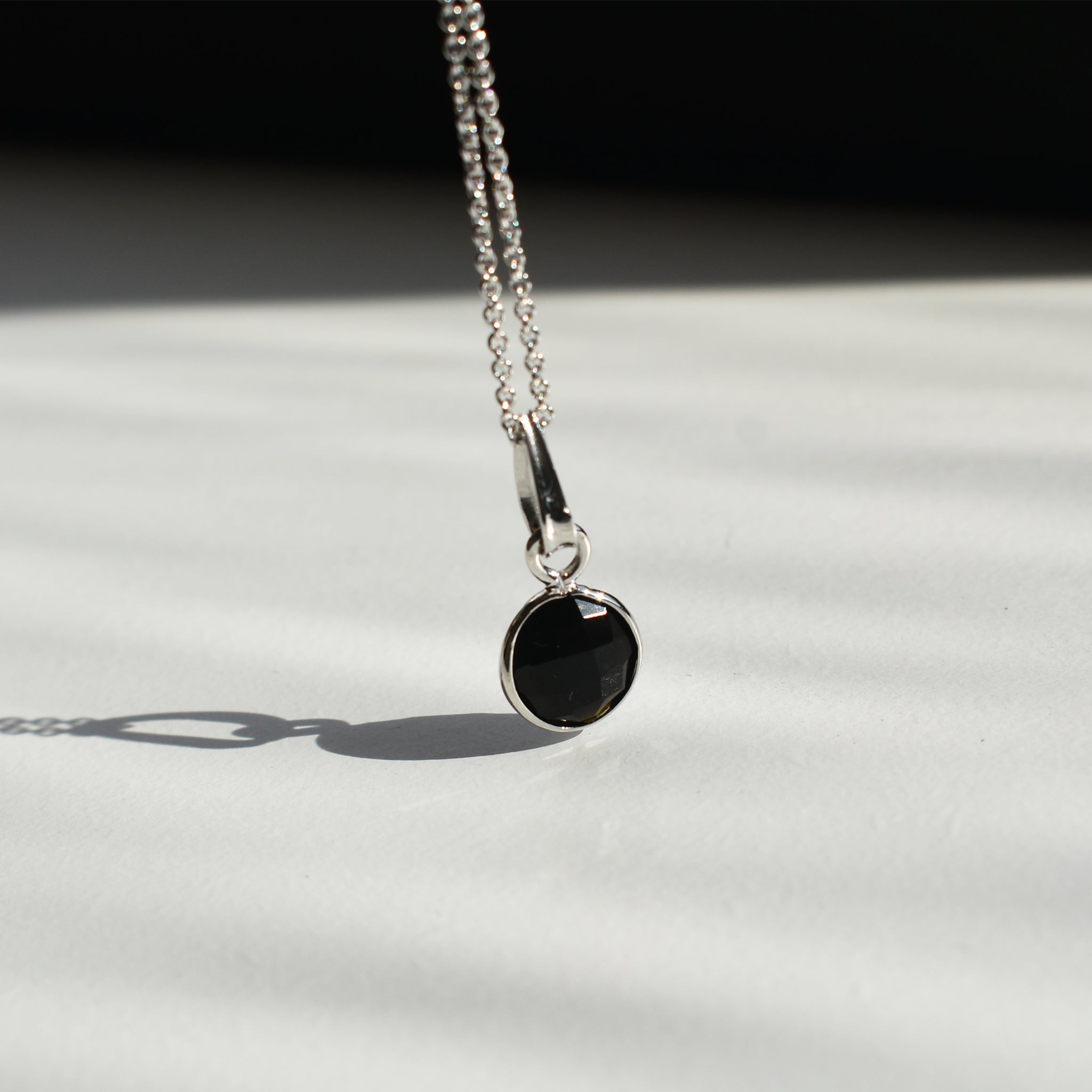 Obsidian Moonlight Pendant｜オブシディアンの月下ペンダント