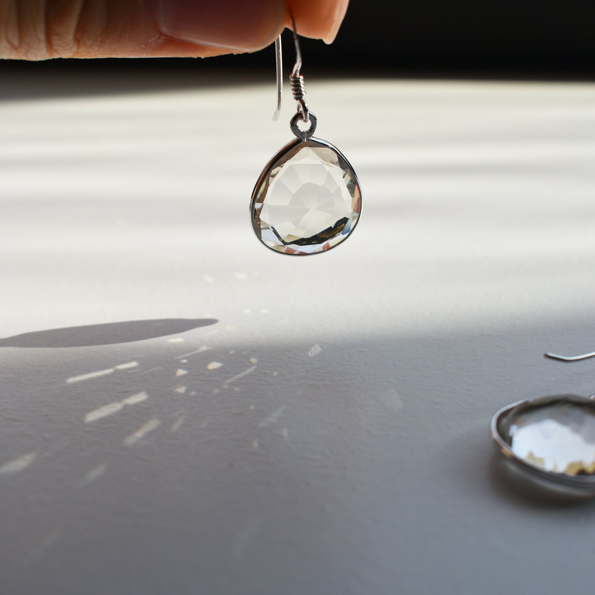 Quartz Droplet Earrings｜クオーツの水滴ピアス