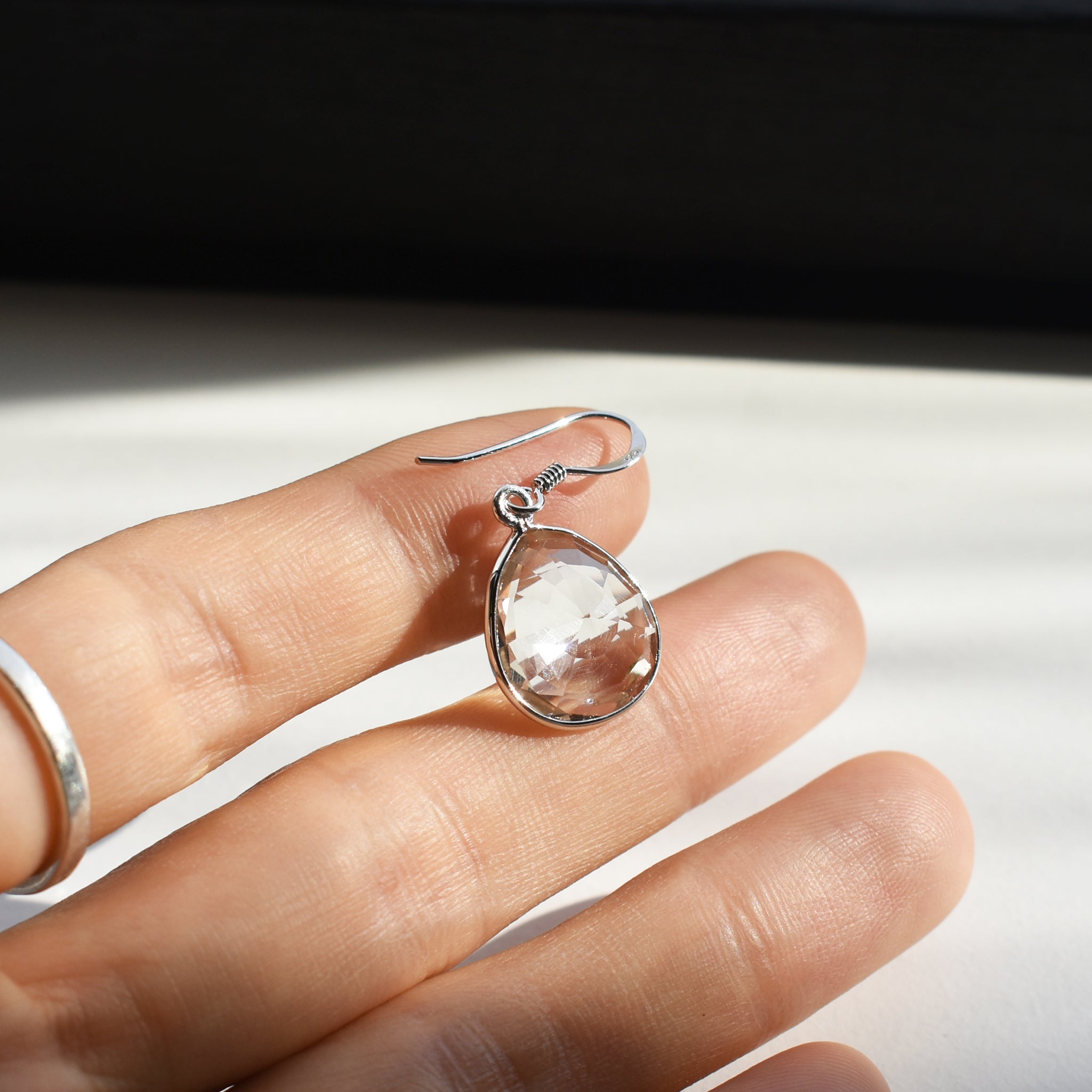 Quartz Droplet Earrings｜クオーツの水滴ピアス