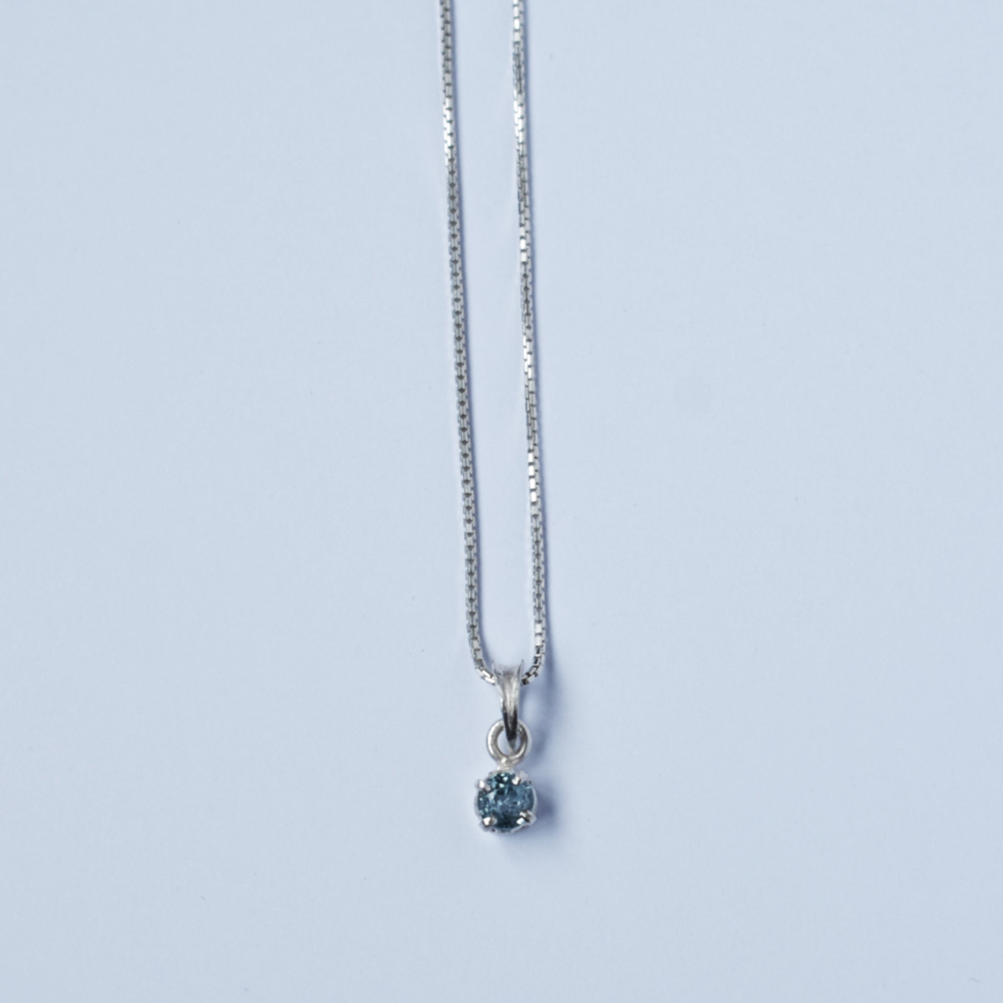 Blue Zircon Tiny Pendant (Round)｜ブルージルコンのひと粒ペンダント (丸)