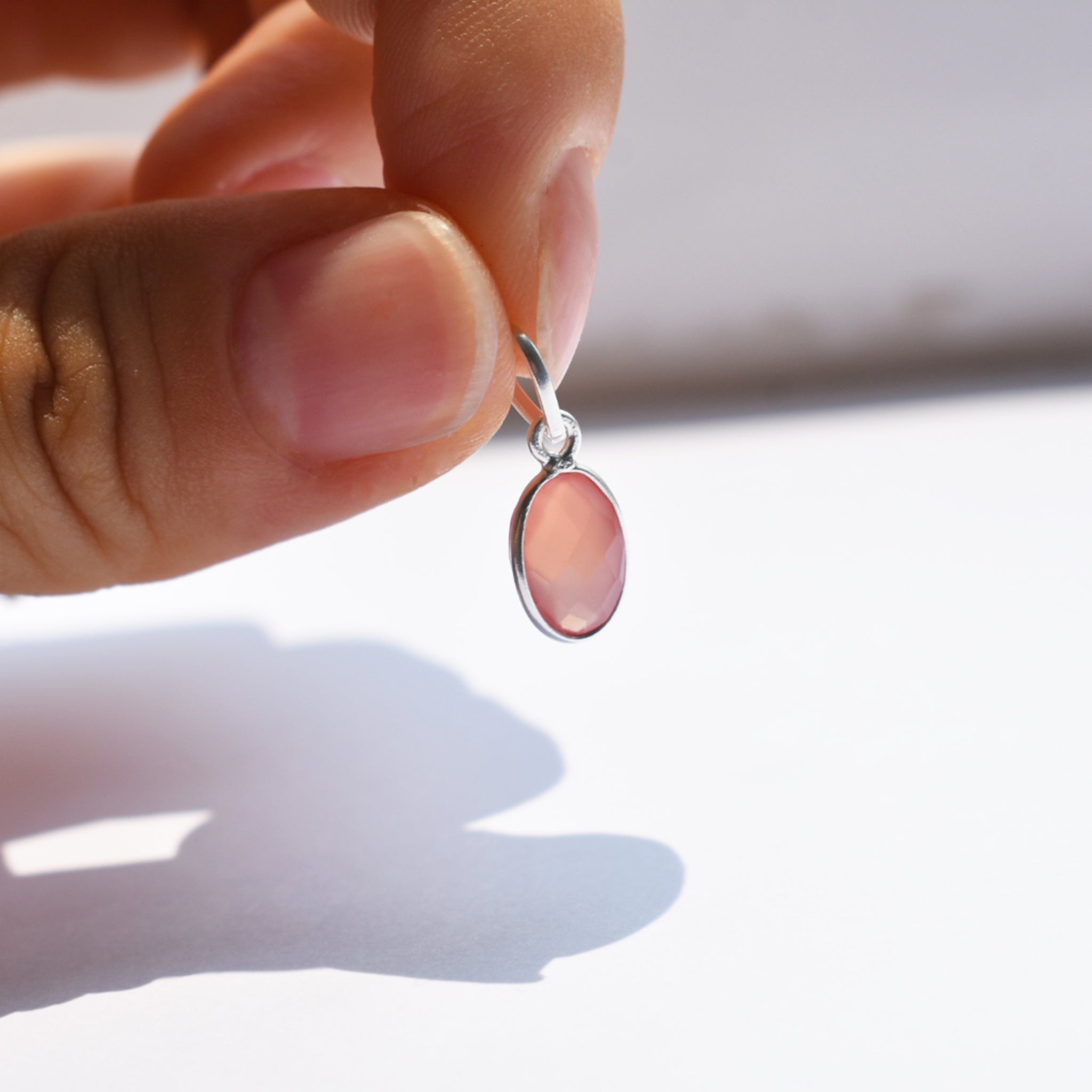 Teeny Tiny Pendant (Chalcedony-Pastel)｜チェーンがえらべる ひと粒ペンダント (カルセドニー)