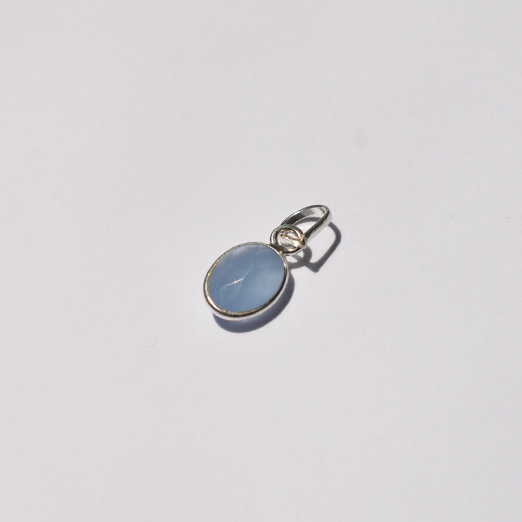 Teeny Tiny Pendant (Chalcedony-Pastel)｜チェーンがえらべる ひと粒ペンダント (カルセドニー)