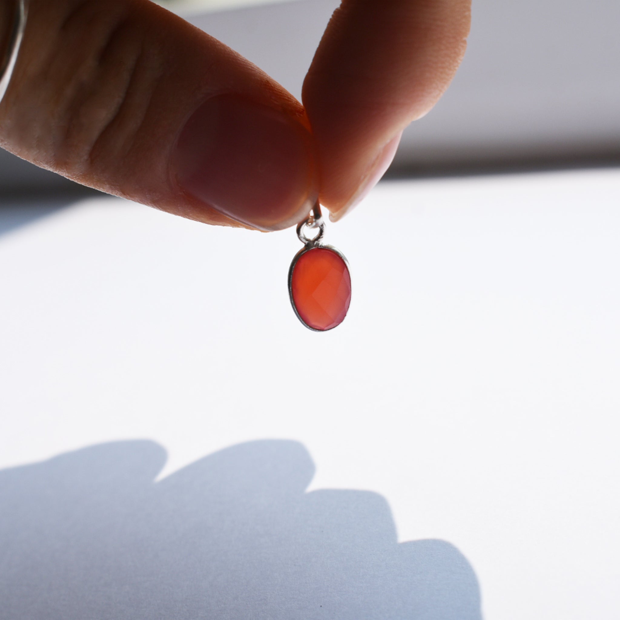 Teeny Tiny Pendant (Chalcedony)｜ひと粒ペンダント (カルセドニー)