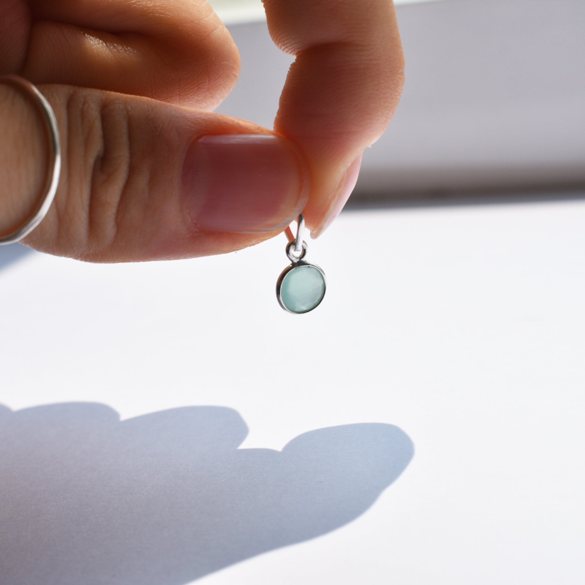 Teeny Tiny Pendant (Chalcedony)｜ひと粒ペンダント (カルセドニー)