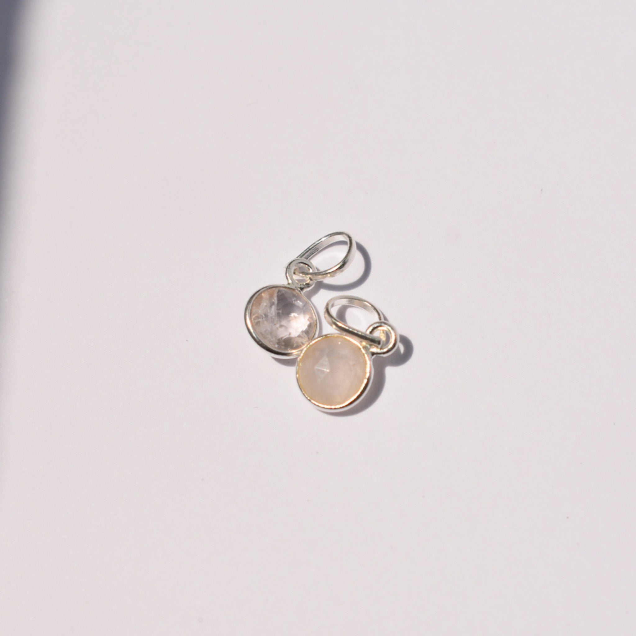 Teeny Tiny Pendant (Rose Quartz)｜チェーンがえらべる ひと粒ペンダント (ローズクオーツ)