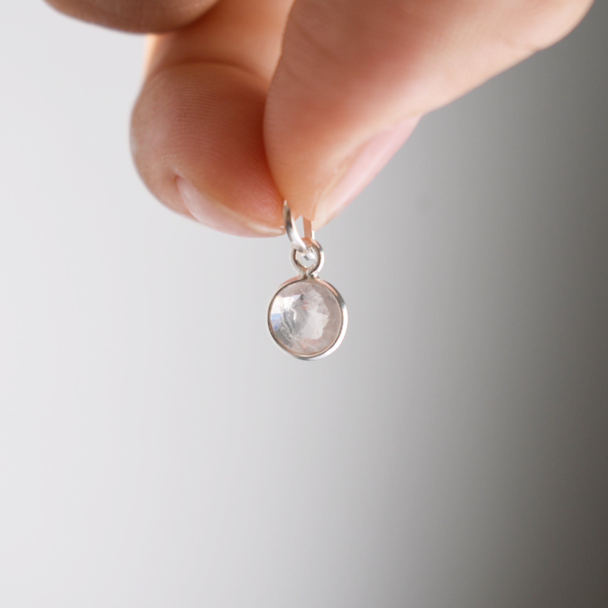 Teeny Tiny Pendant (Rose Quartz)｜チェーンがえらべる ひと粒ペンダント (ローズクオーツ)