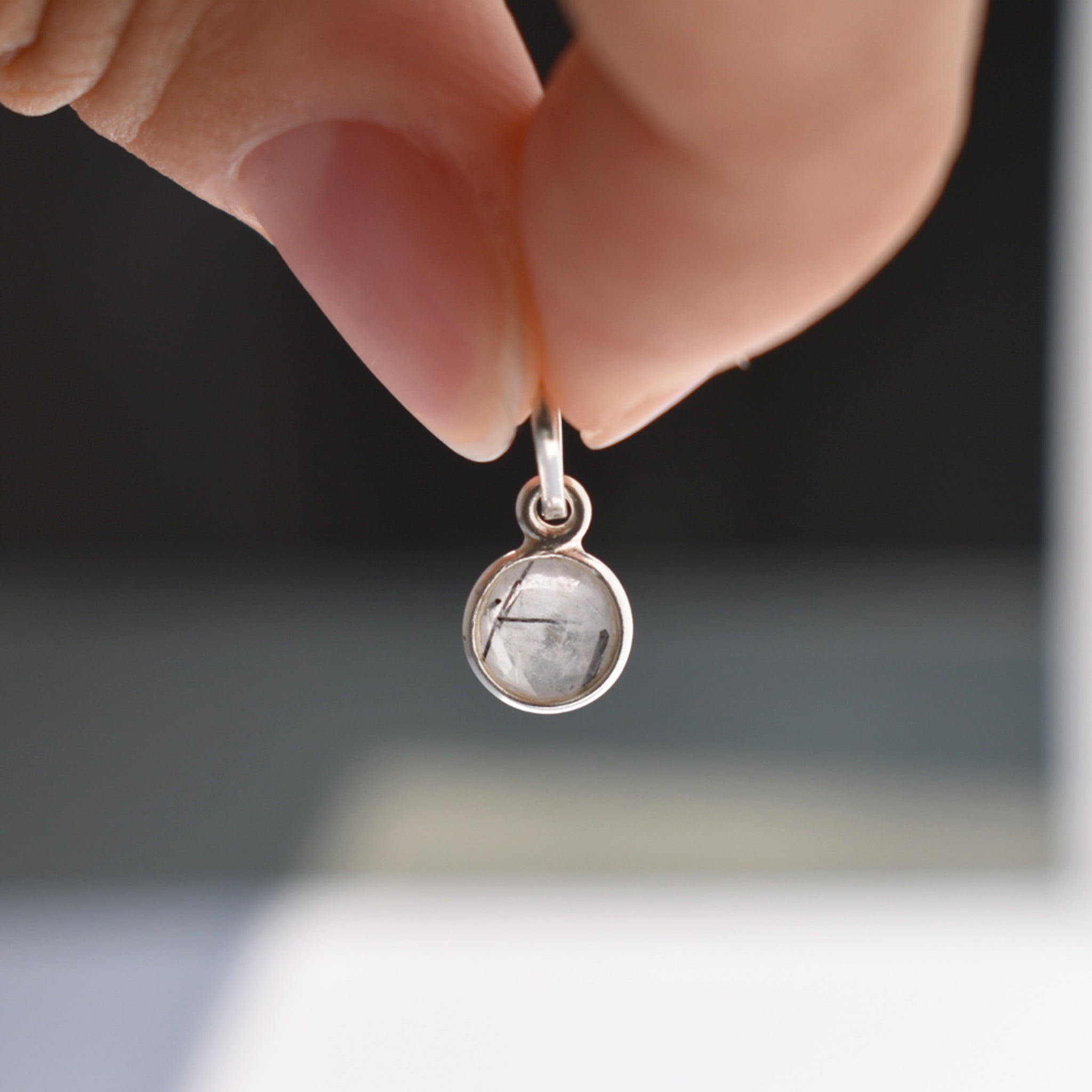 Teeny Tiny Pendant (Black Rutile)｜チェーンがえらべる ひと粒ペンダント (ブラックルチル)