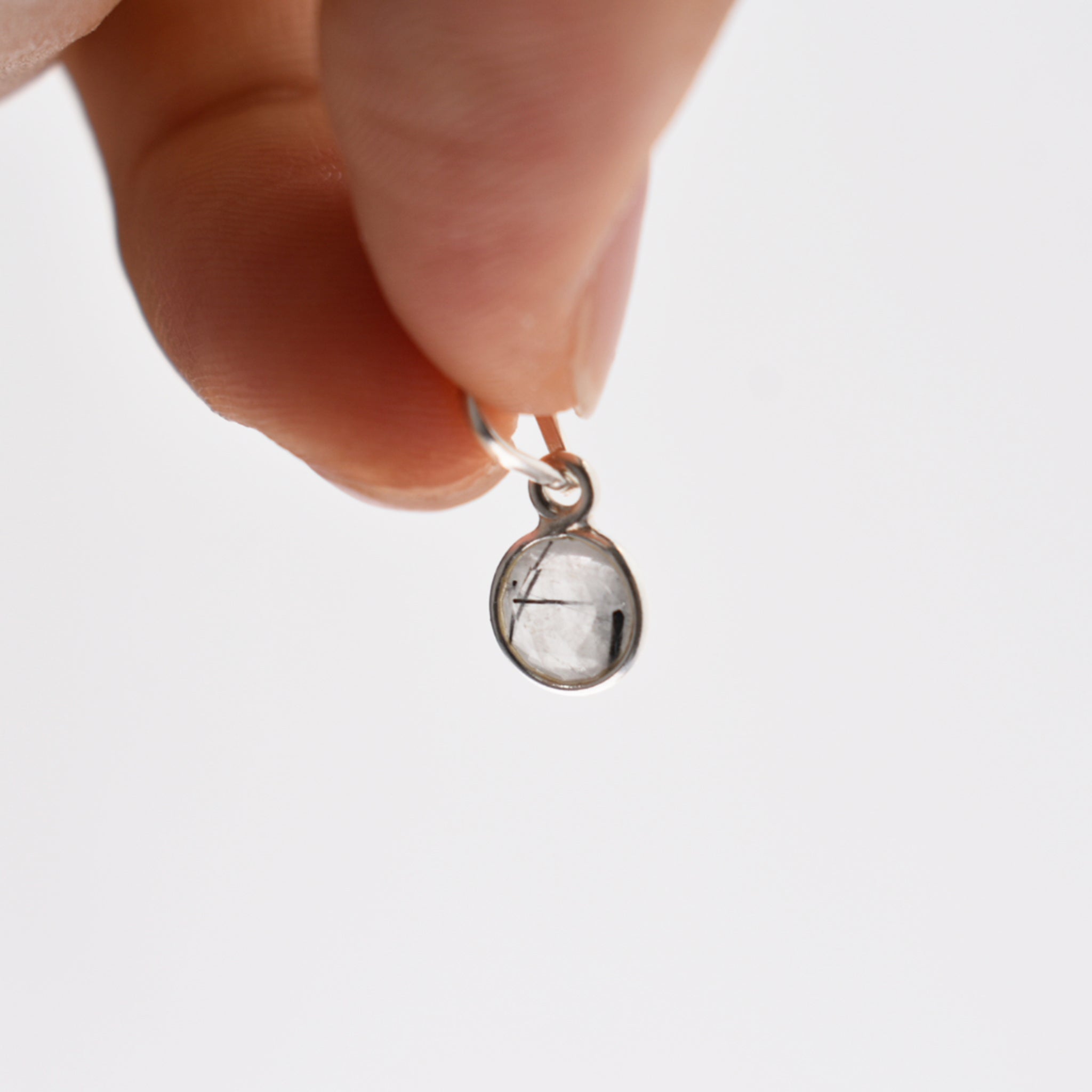 Teeny Tiny Pendant (Black Rutile)｜チェーンがえらべる ひと粒ペンダント (ブラックルチル)