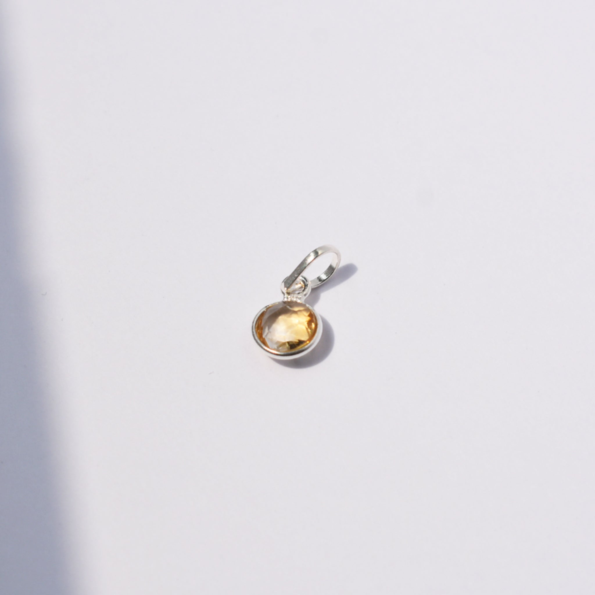 Teeny Tiny Pendant (Citrine)｜チェーンがえらべる ひと粒ペンダント (シトリン)