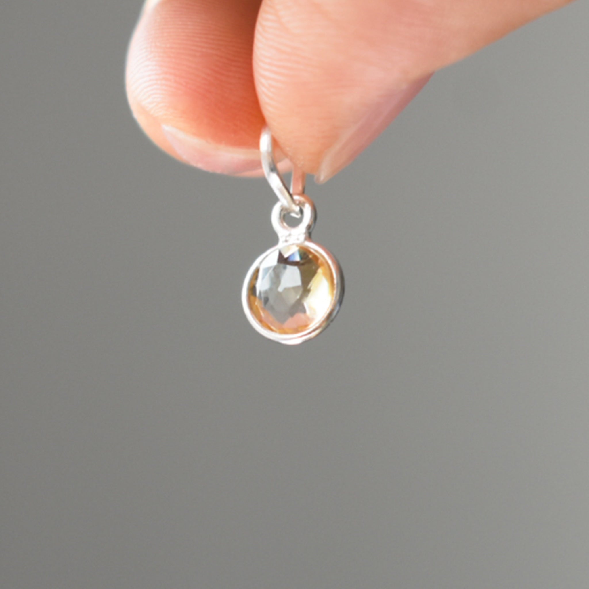 Teeny Tiny Pendant (Citrine)｜チェーンがえらべる ひと粒ペンダント (シトリン)