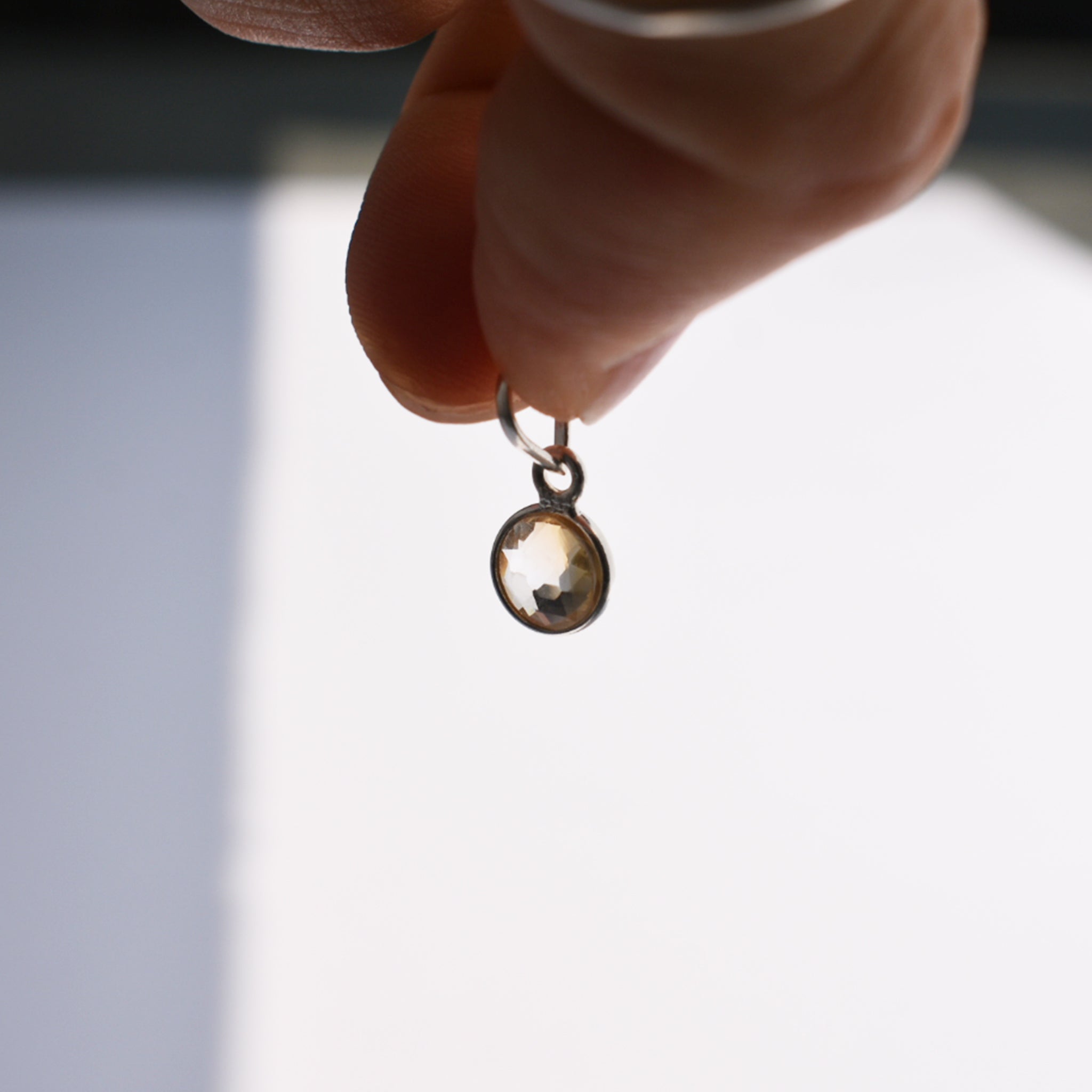 Teeny Tiny Pendant (Citrine)｜チェーンがえらべる ひと粒ペンダント (シトリン)