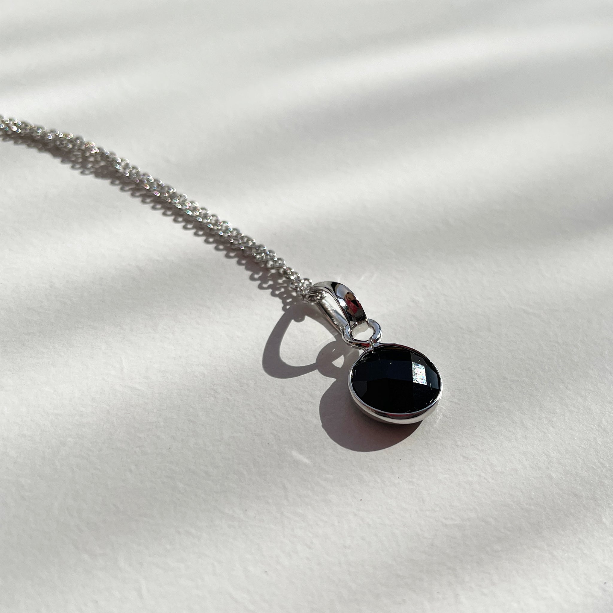 Obsidian Moonlight Pendant｜オブシディアンの月下ペンダント – Neo Scavenger Hunt｜折衷露店ネオスカ