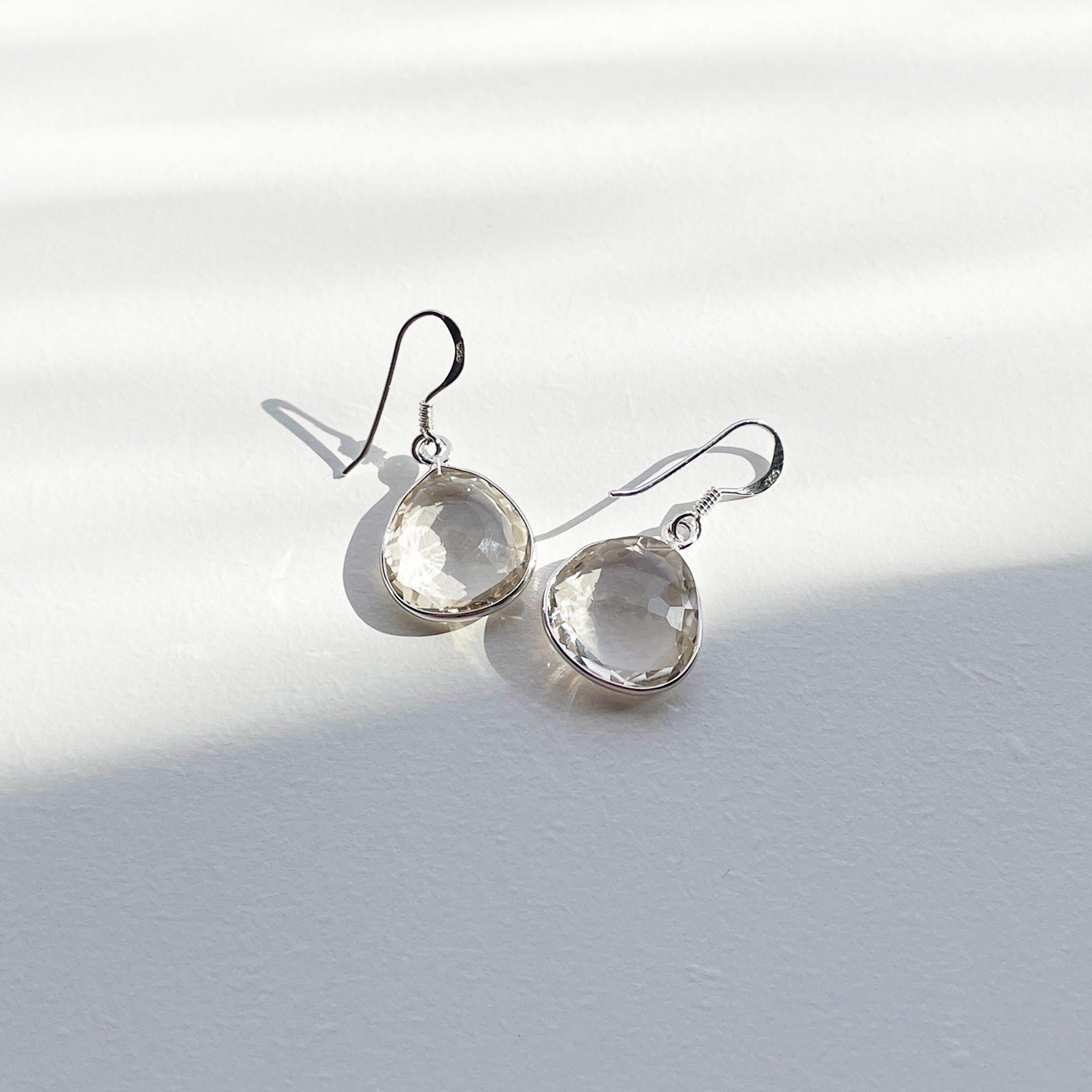 Quartz Droplet Earrings｜クオーツの水滴ピアス