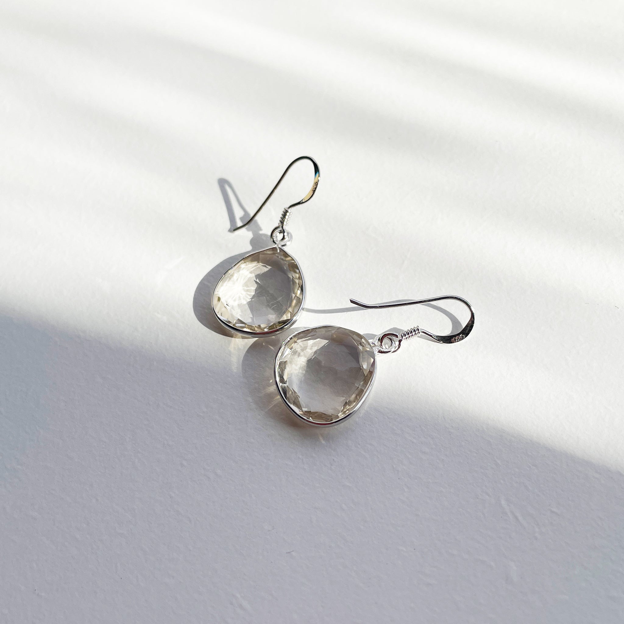 Quartz Droplet Earrings｜クオーツの水滴ピアス