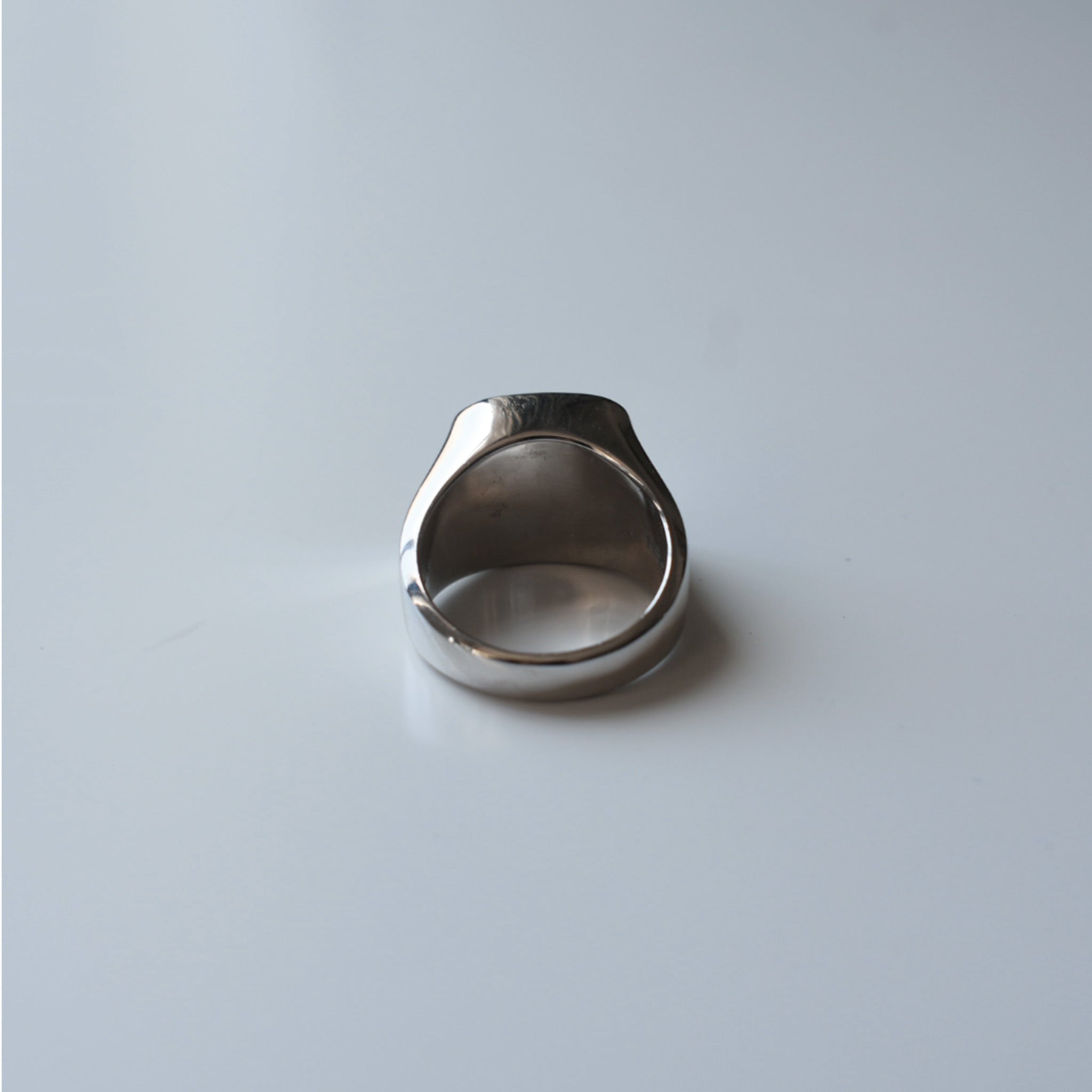 "Bored" Square Signet Ring (Medium)｜"暇" 四角形シグネットリング (中)