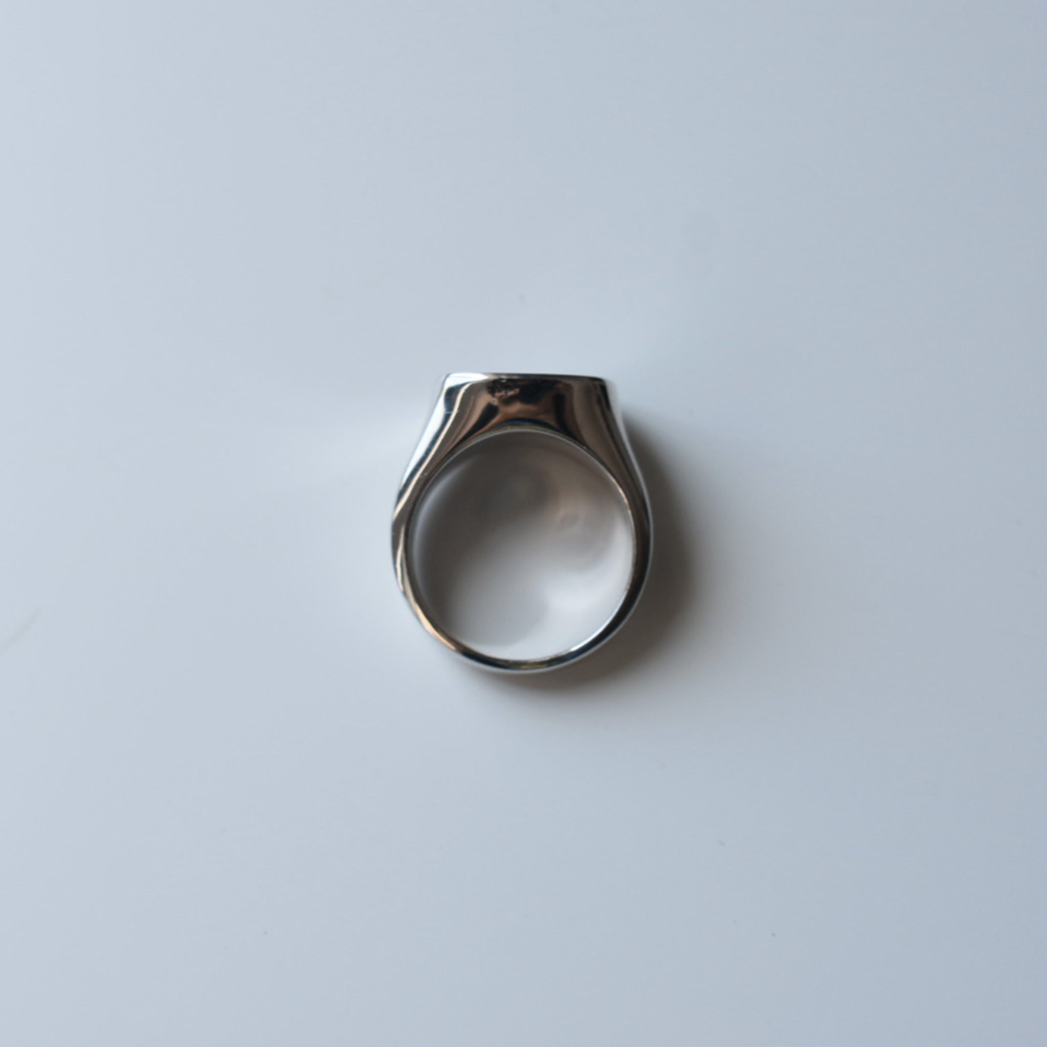 "Bored" Square Signet Ring (Medium)｜"暇" 四角形シグネットリング (中)