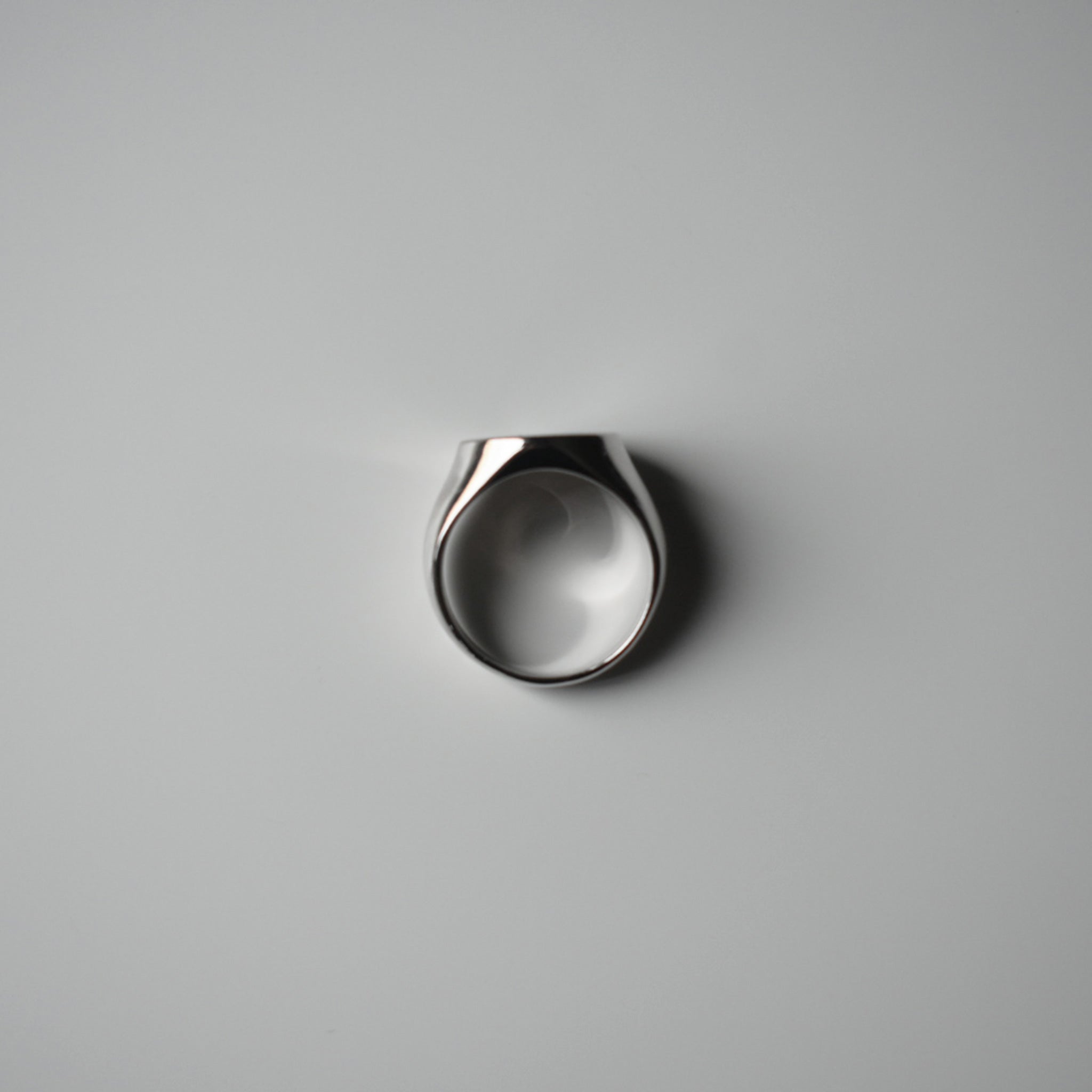 "Party" Oval Signet Ring (Medium)｜"宴" 楕円形シグネットリング (中)