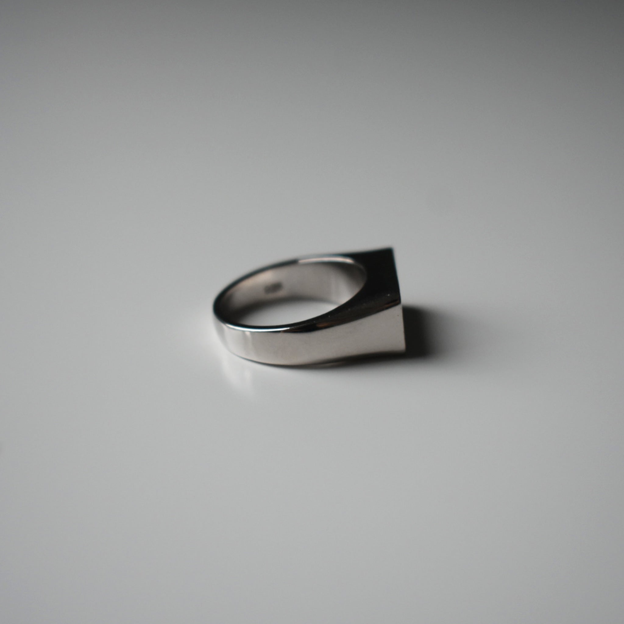 "Peach Butt" Rectangle Signet Ring (Small)