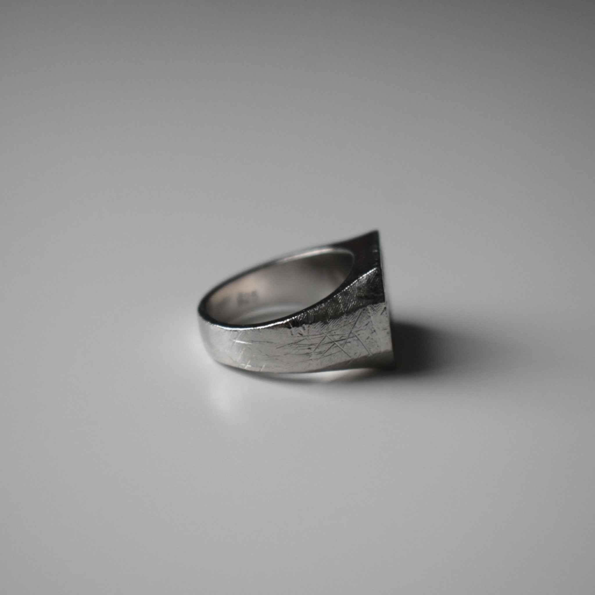 Octagon Signet Ring (Medium)｜八角形リング (中)